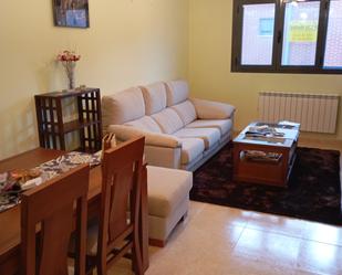 Living room of Flat for sale in Cabezón de Pisuerga  with Air Conditioner and Balcony