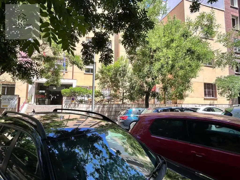Parking de Piso en venta en Madrid con Terraza