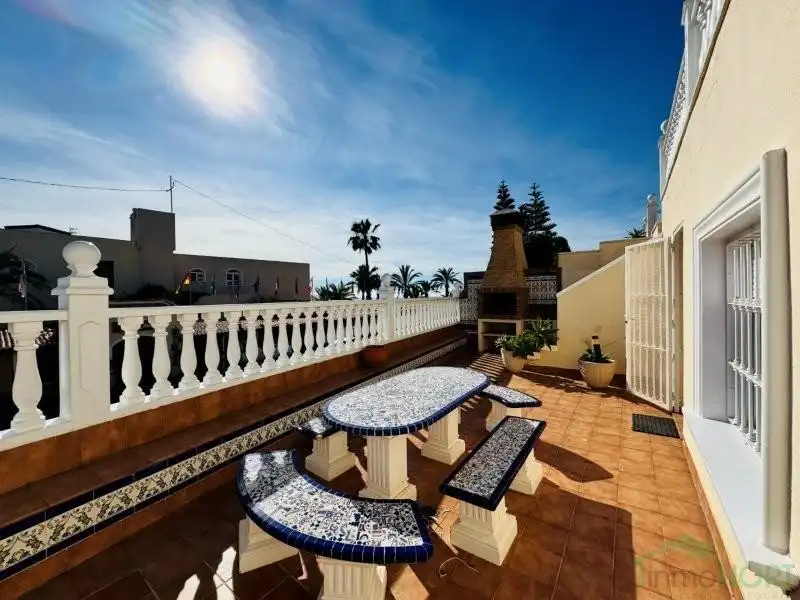 Detached house with pool for sale in Nueva Torrevieja - Aguas Nuevas