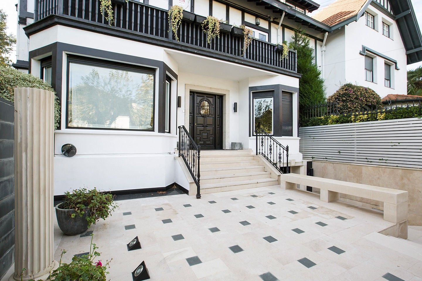 Exterior view of Single-family semi-detached for sale in Getxo   with Air Conditioner, Heating and Private garden