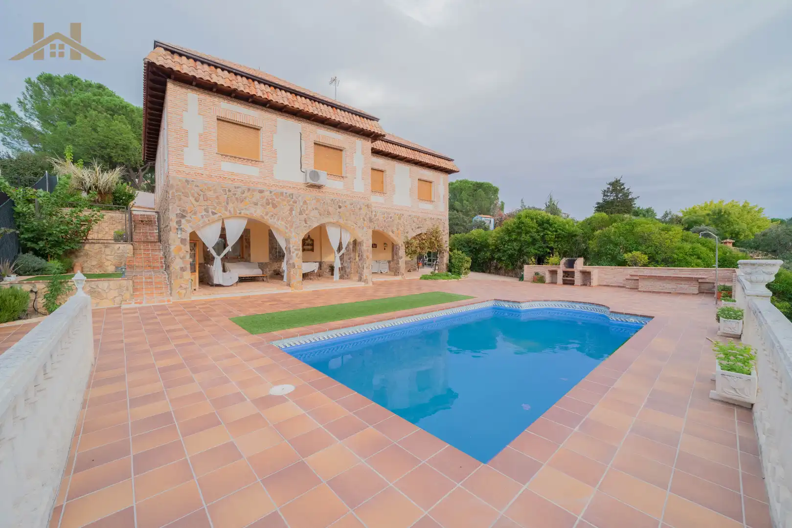 Piscina de Casa o xalet en venda en Santa Cruz del Retamar amb Aire condicionat, Calefacció i Jardí privat