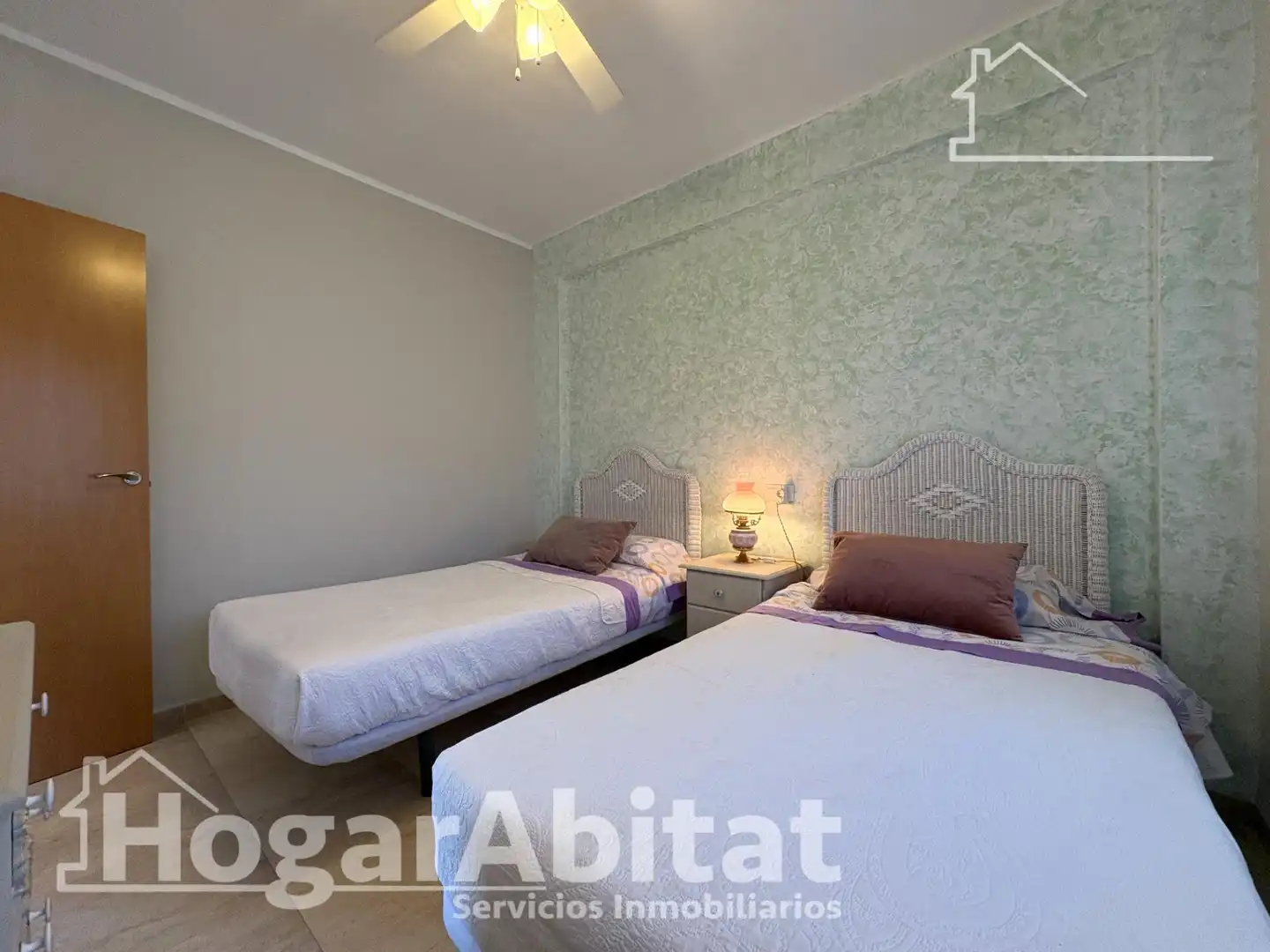 Habitación de Piso en venta en Tavernes de la Valldigna con Terraza y Balcón