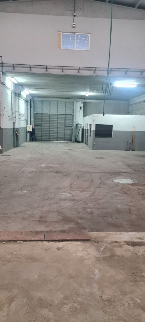 Nau industrial de lloguer a Carrer de Santiago Rusiñol