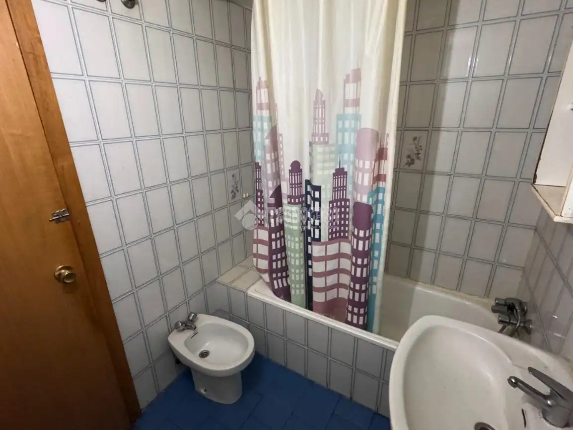 Badezimmer von Wohnung zum Verkauf in León Capital  mit Heizung, Terrasse und Abstellraum