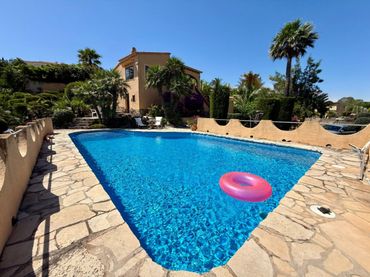 Villa mit Pool zum Verkauf in Monte Pedreguer
