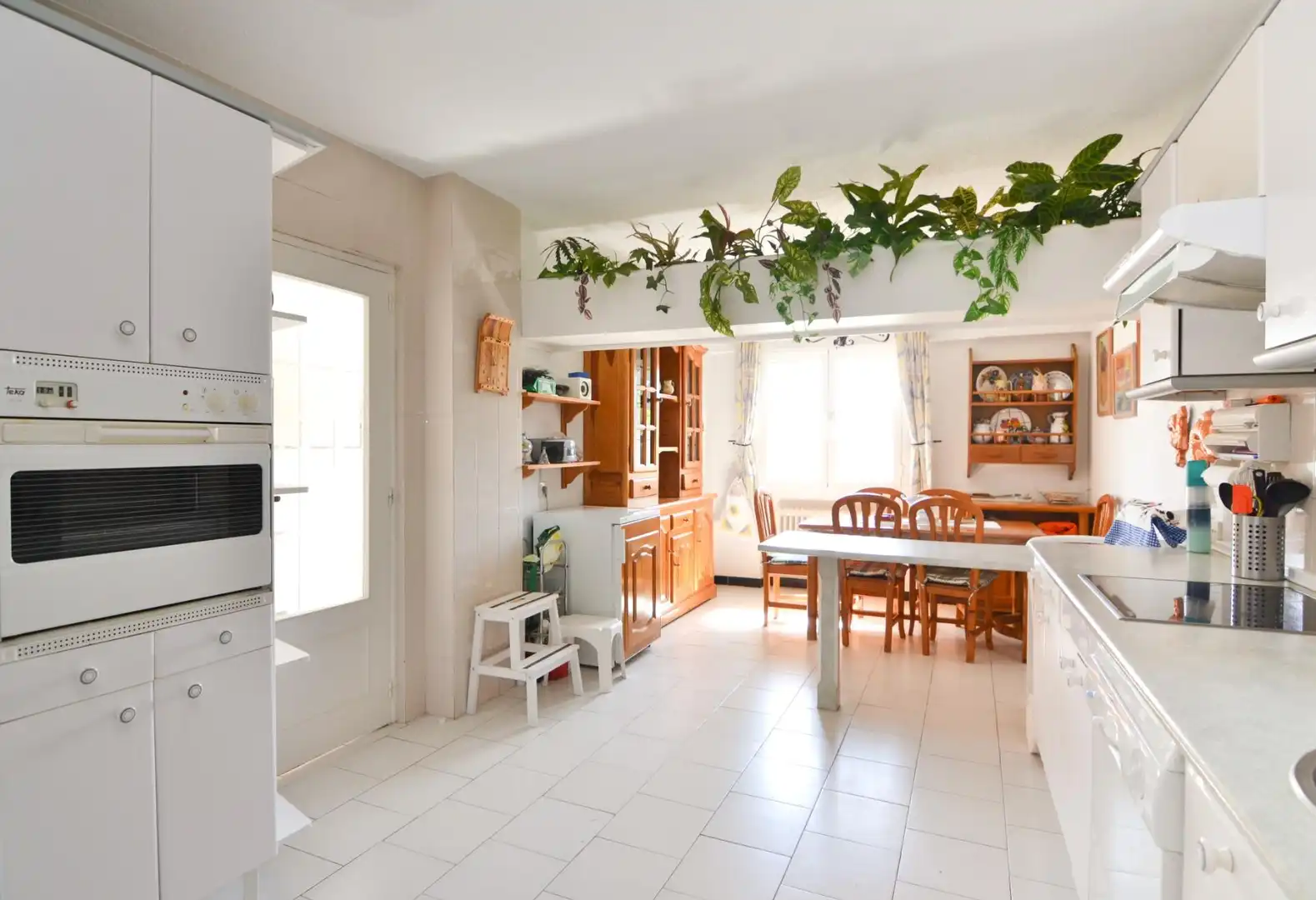 Cuina de Casa o xalet en venda en San Martín de Valdeiglesias amb Jardí privat, Terrassa i Traster
