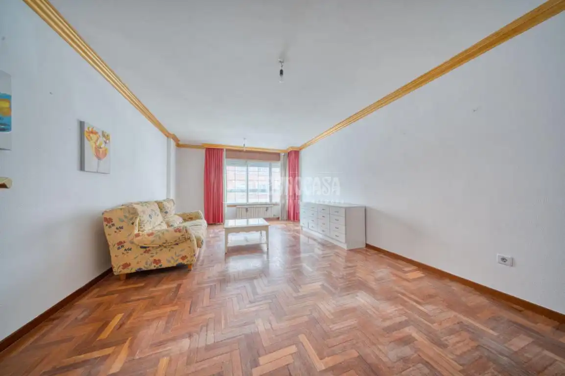 Sala de estar de Piso en venta en Laguna de Duero con Calefacción y Terraza