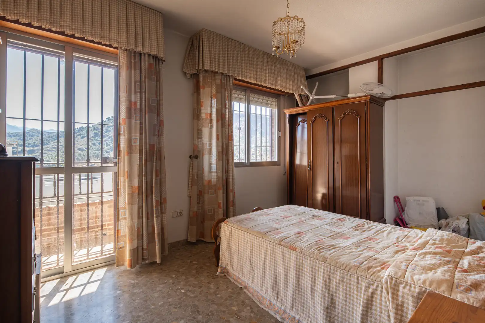 Schlafzimmer von Einfamilien-Reihenhaus zum Verkauf in Granada mit Klimaanlage, Privatgarten und Terrasse