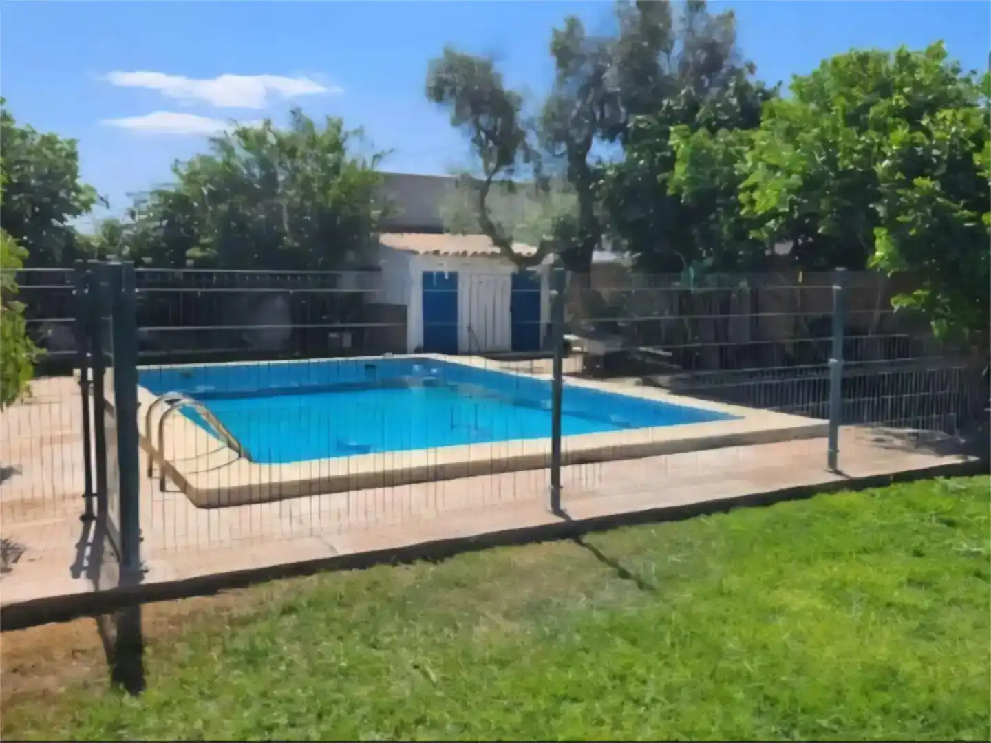 Piscina de Pis en venda en La Línea de la Concepción