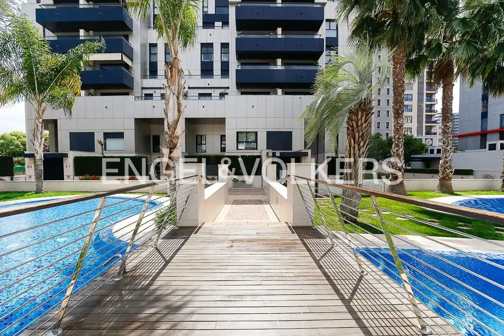 Vista exterior de Dúplex en venta en Valencia con Aire acondicionado, Calefacción y Jardín privado