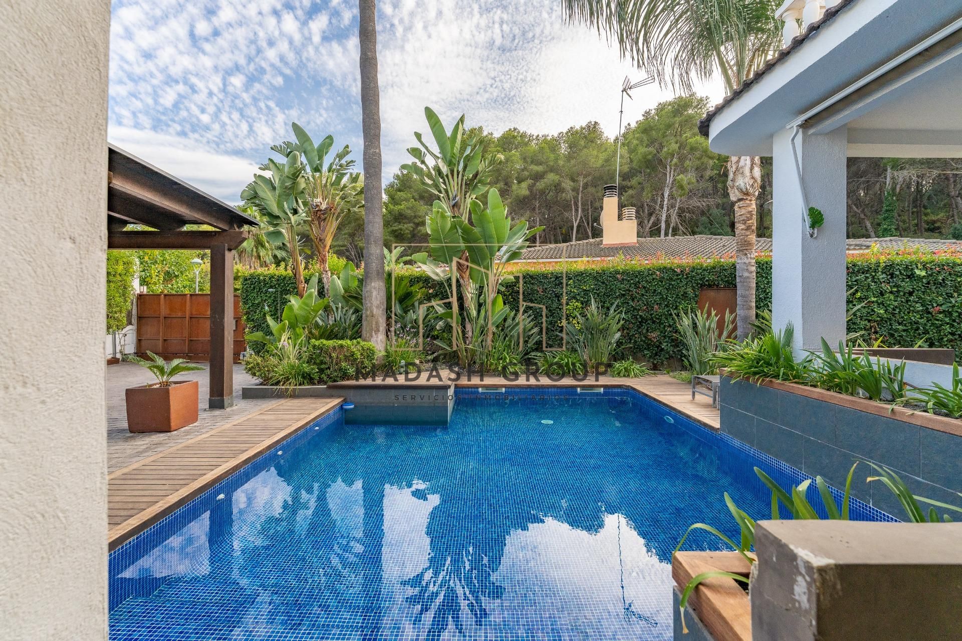 Swimming pool of House or chalet for sale in  Tarragona Capital  with Air Conditioner, Heating and Private garden