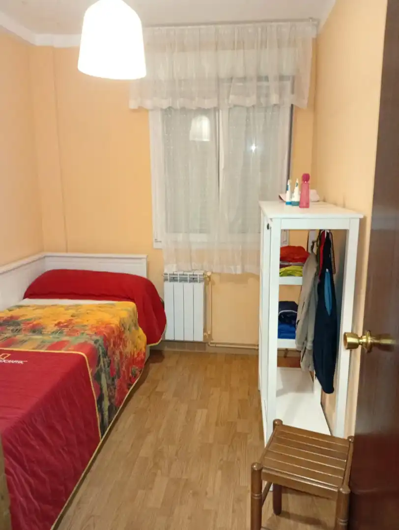 Habitación de Piso en venta en Gijón  con Calefacción, Parquet y Terraza