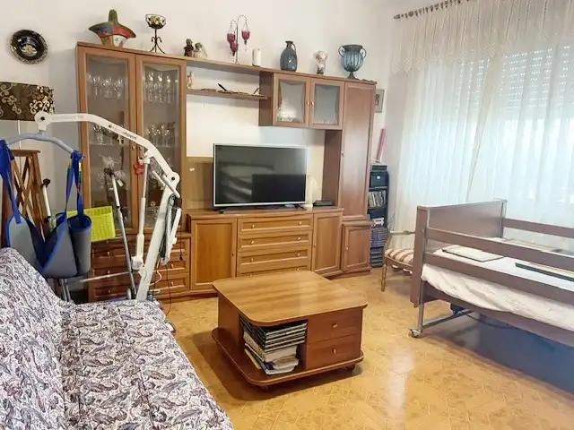 Sala d'estar de Casa adosada en venda en Reocín amb Jardí privat, Terrassa i Traster