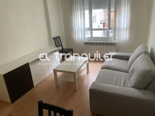 Wohnzimmer von Wohnung zur Miete in Madrid mit Terrasse, Möbliert und Waschmaschine
