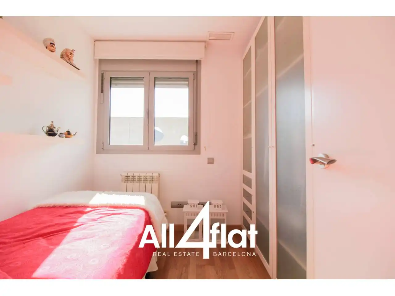 Habitación de Casa o chalet de alquiler en L'Hospitalet de Llobregat con Aire acondicionado, Calefacción y Jardín privado