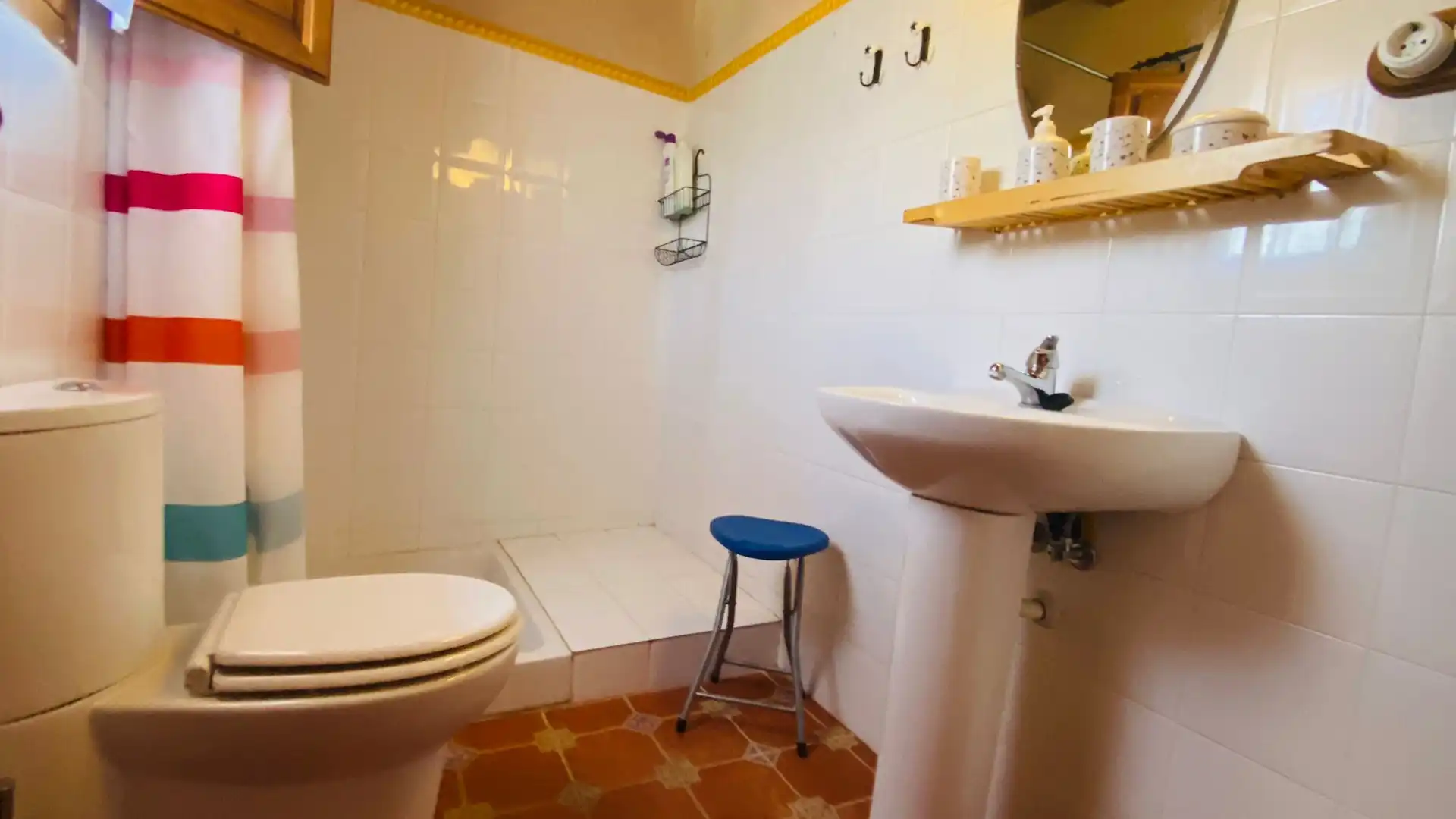 Bany de Casa o xalet en venda en Villarluengo amb Calefacció, Traster i Moblat