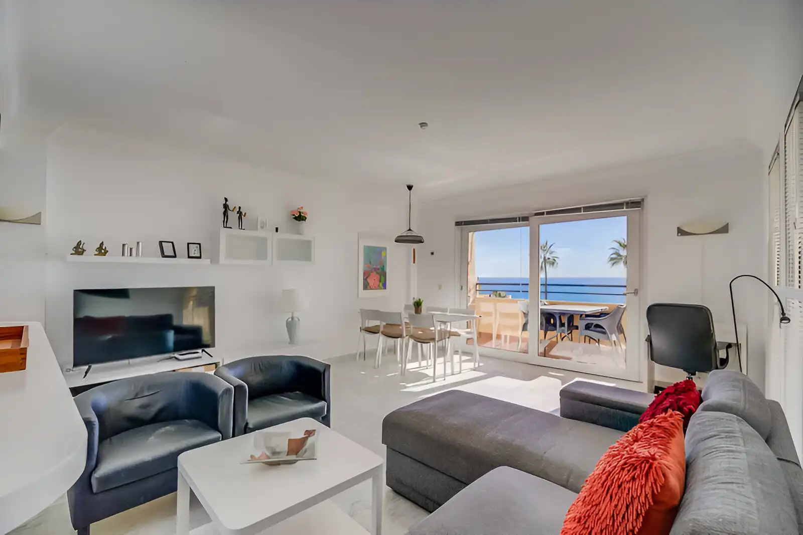 Sala de estar de Planta baja en venta en Benalmádena con Aire acondicionado, Terraza y Piscina