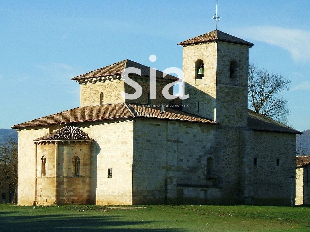 Vista exterior de Casa o xalet en venda en Vitoria - Gasteiz amb Calefacció, Jardí privat i Terrassa