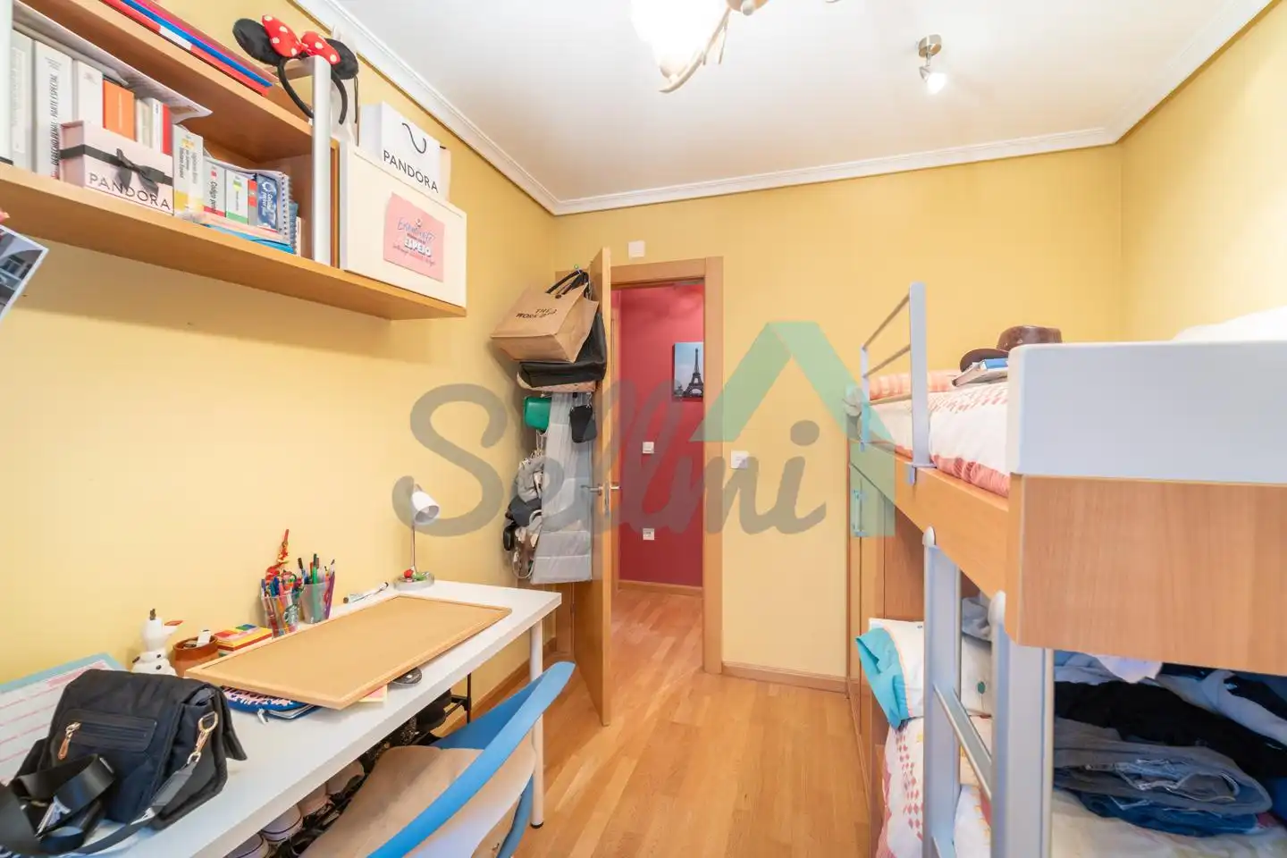 Habitación de Piso en venta en Somiedo con Calefacción, Parquet y Terraza