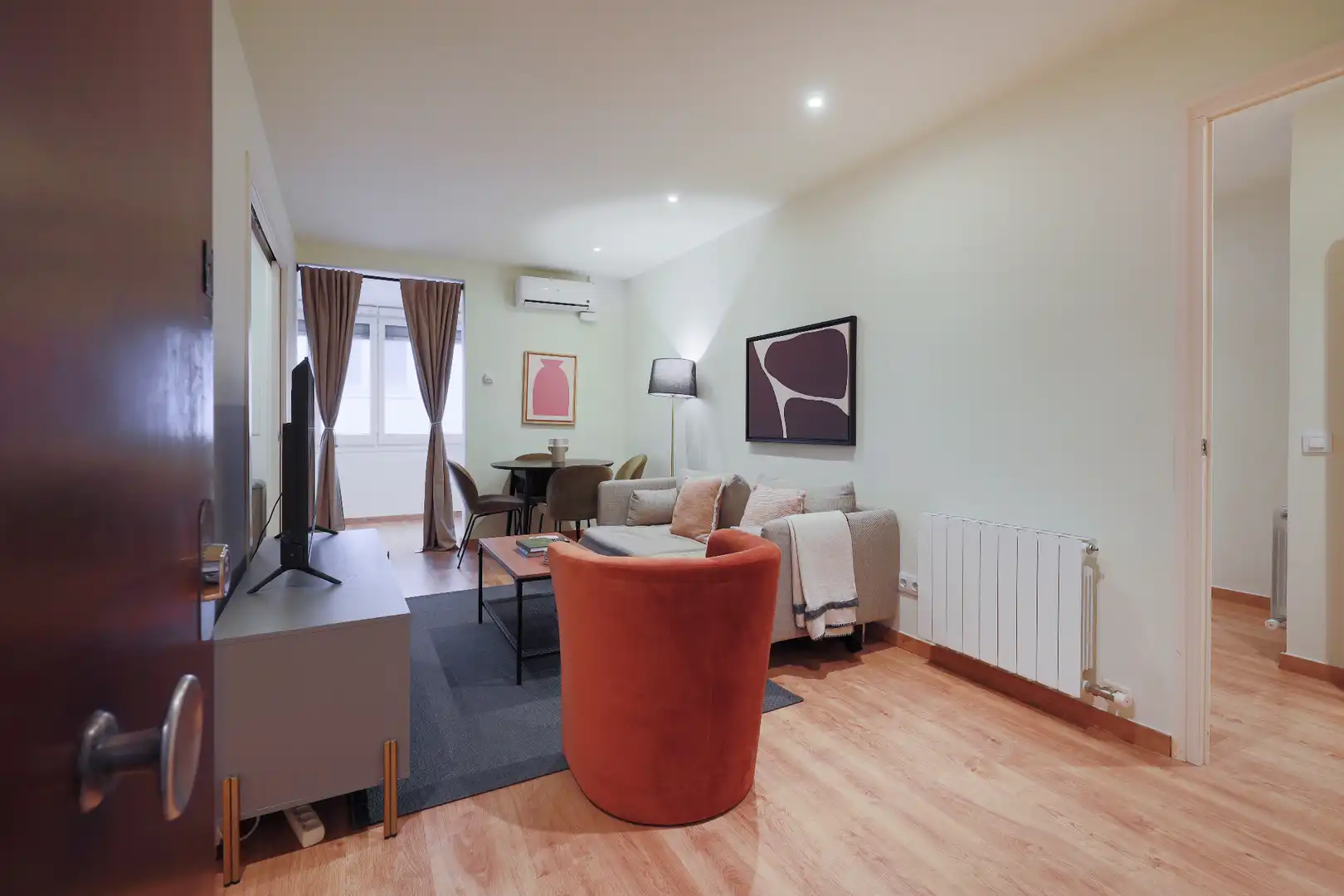 Living room of Flat for sale in  Barcelona Capital  with Air Conditioner, Heating and Furnished