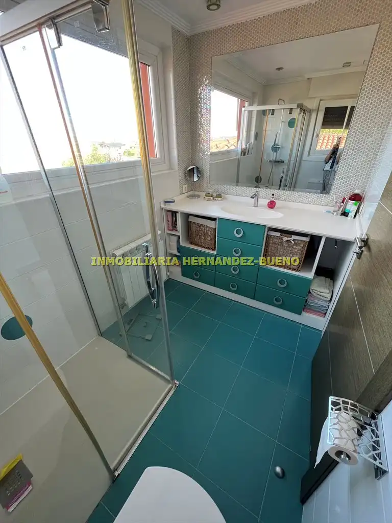 Baño de Casa o chalet en venta en Carbajosa de la Sagrada con Aire acondicionado, Calefacción y Jardín privado