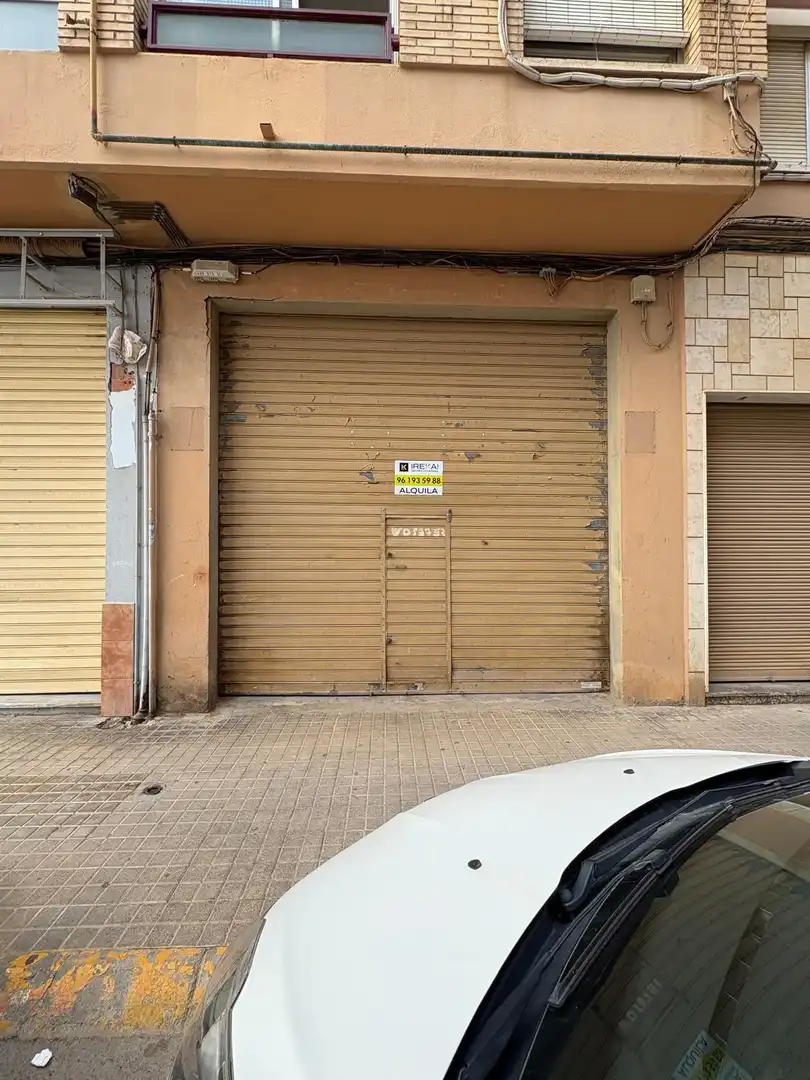 Local comercial de lloguer a Avenida de Valencia