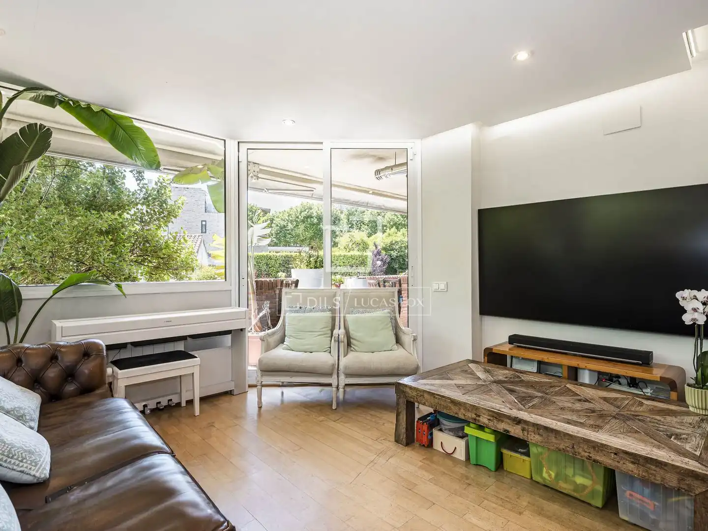 Sala de estar de Piso en venta en Sant Cugat del Vallès con Aire acondicionado, Calefacción y Terraza