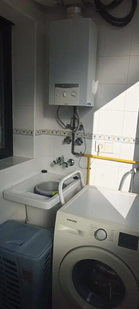 Bany de Apartament de lloguer en Alicante / Alacant amb Terrassa, Moblat i Balcó