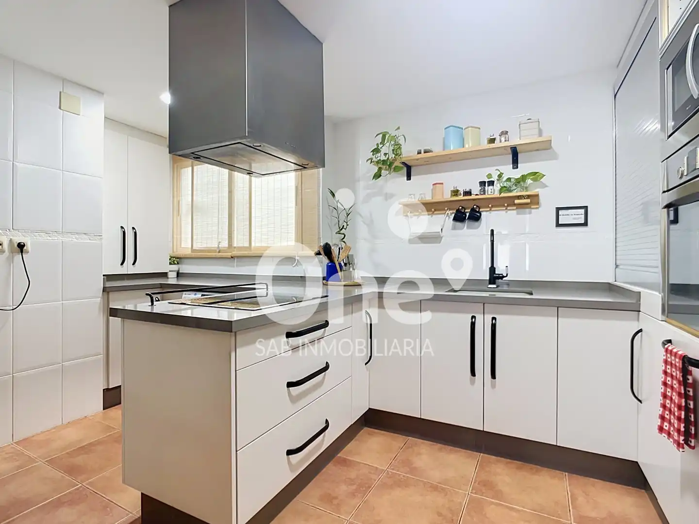 Cocina de Piso en venta en La Pobla de Vallbona con Aire acondicionado, Trastero y Horno
