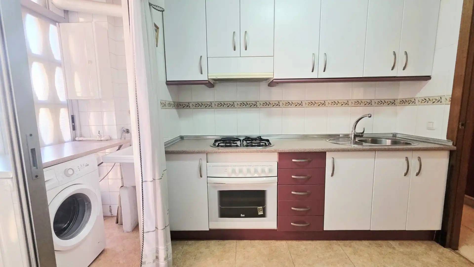 Küche von Wohnung zum Verkauf in Benidorm mit Klimaanlage und Terrasse