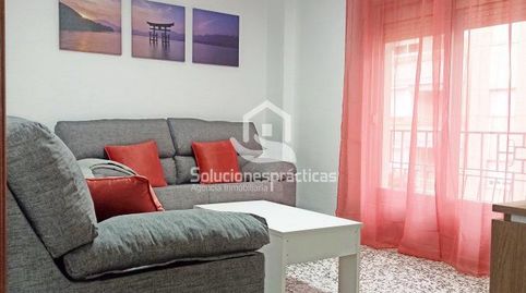 Foto 3 de Piso de alquiler en De Barcelona, Peñamefecit - Avda Barcelona, Jaén Capital