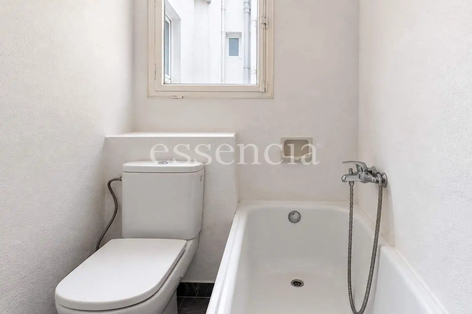 Bathroom of Flat for sale in Gandia  with Air Conditioner and Balcony