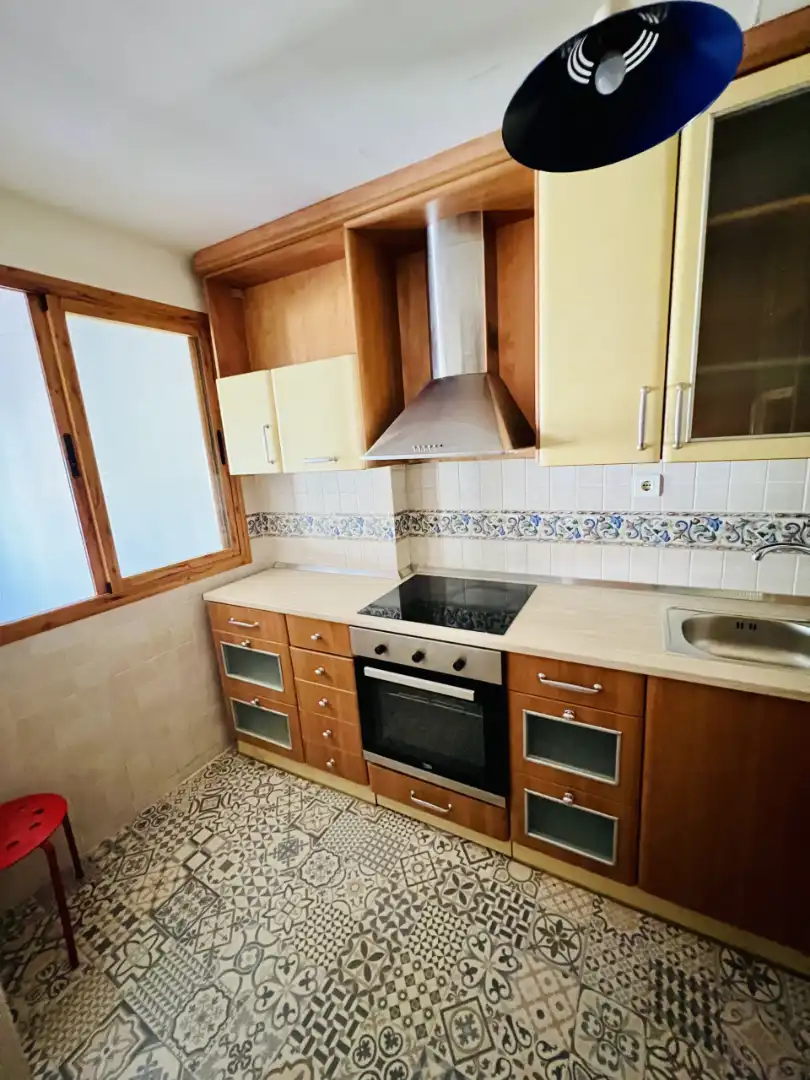Kitchen of Flat for sale in Zaragoza  with Heating, Oven and Washing machine
