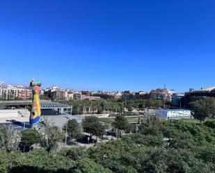 Exterior view of Flat for sale in  Barcelona Capital  with Balcony