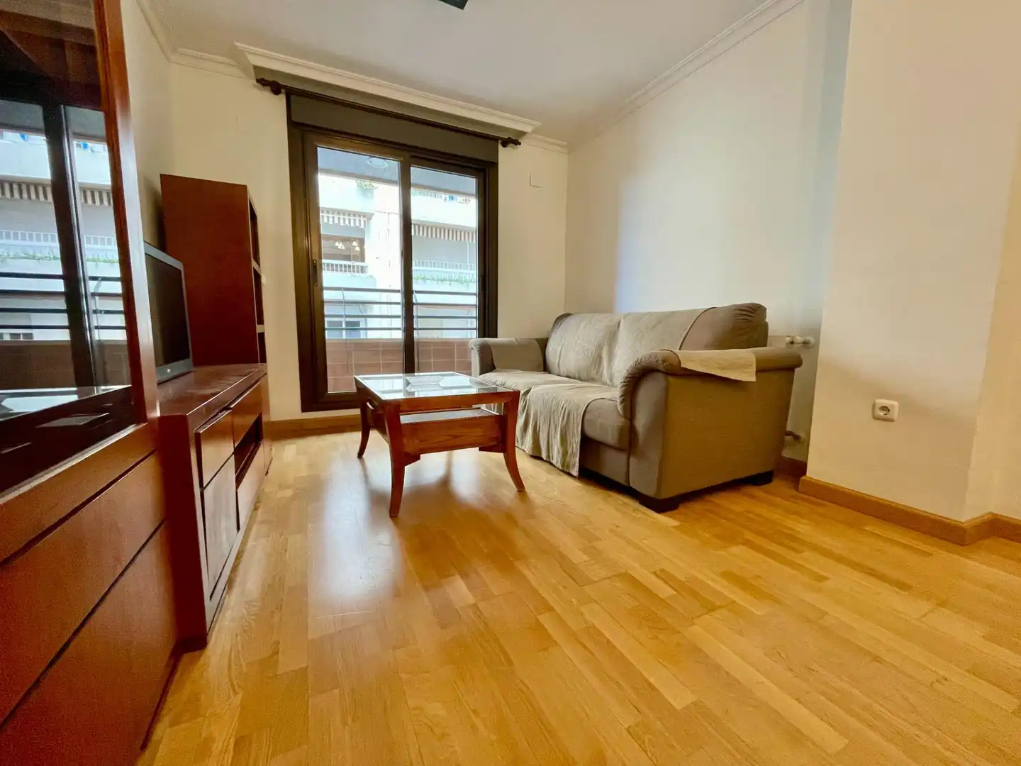Sala d'estar de Pis en venda en Córdoba amb Aire condicionat, Calefacció i Parquet