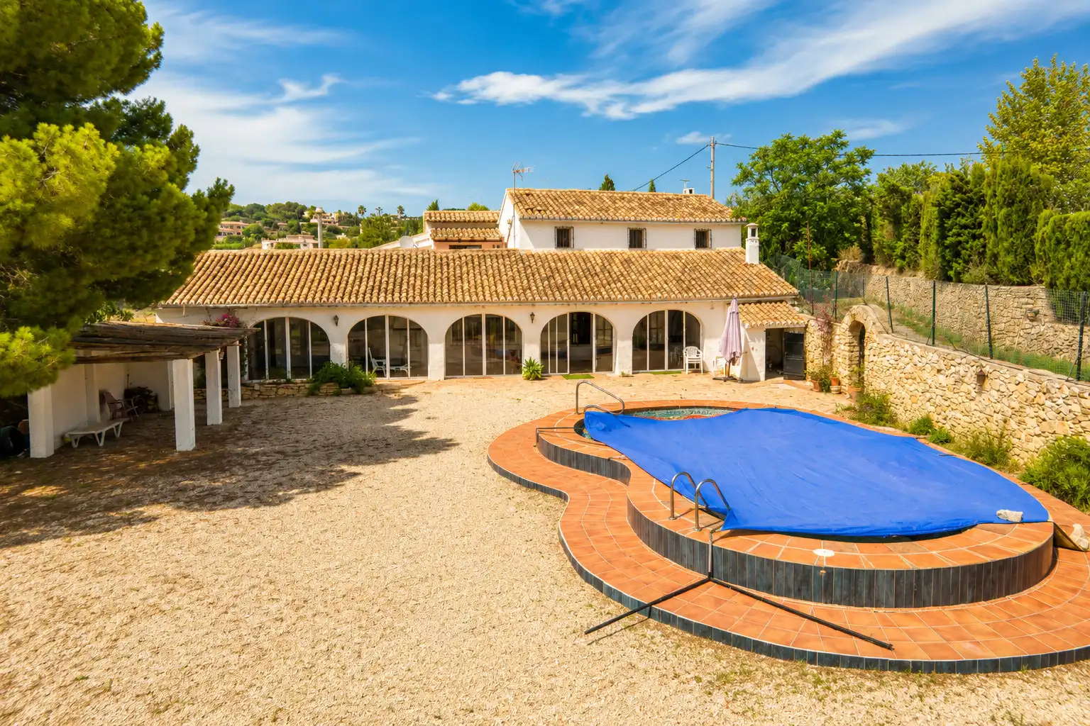 Maison rustique avec piscine à vendre à Benissa pueblo