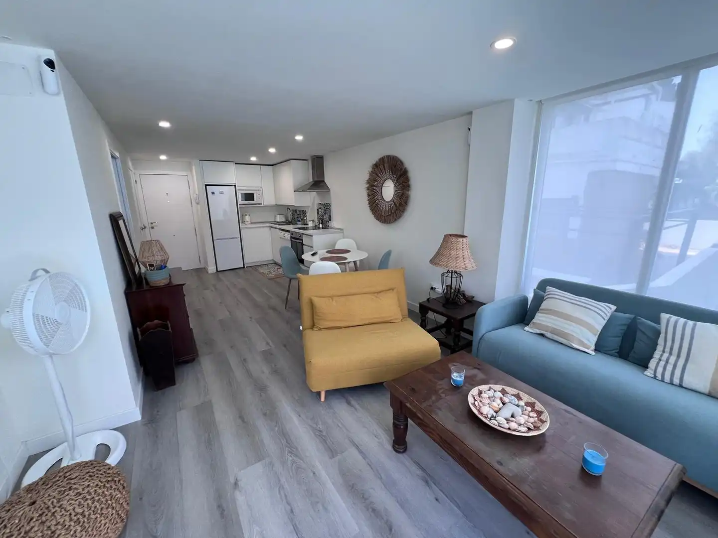 Wohnzimmer von Wohnungen zur Miete in Estepona mit Klimaanlage, Terrasse und Schwimmbad