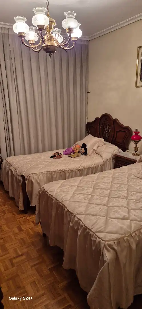 Habitación de Piso de alquiler en  Logroño con Amueblado y Balcón