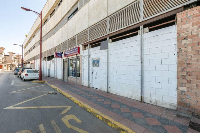 Local comercial en Venta en Poniente