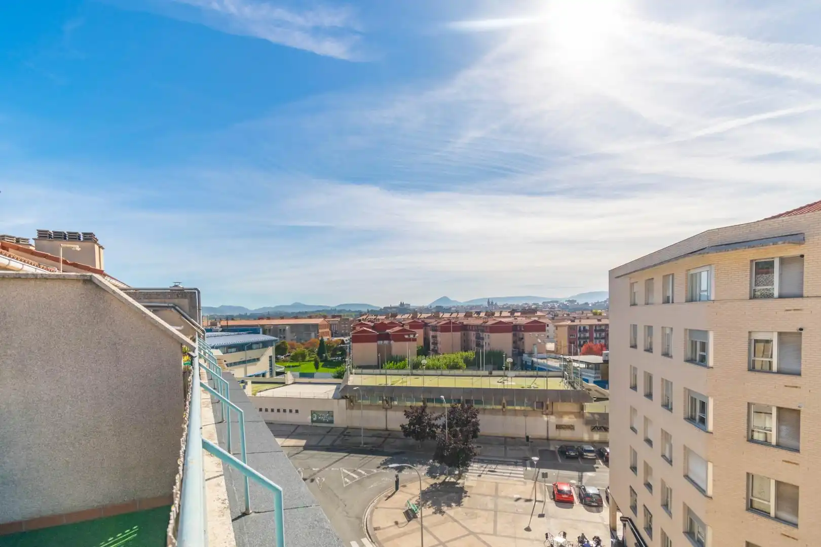Vista exterior de Àtic en venda en Rochapea
