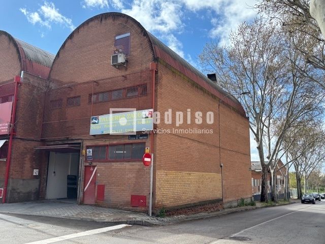 Premises for sale in REGUERA DE TOMATEROS , Entrevías