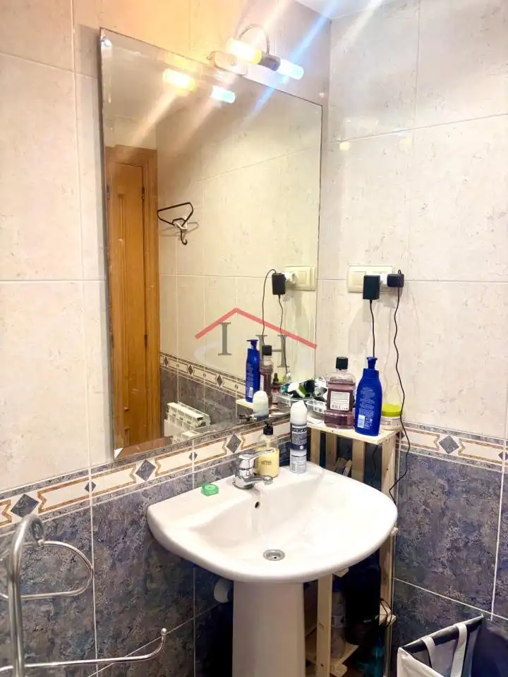 Baño de Apartamento en venta en León Capital  con Calefacción, Parquet y Terraza