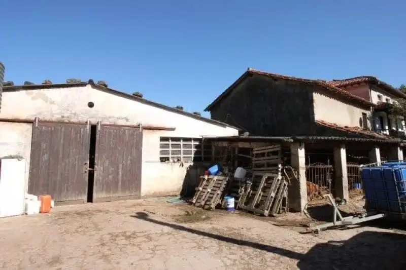 Vista exterior de Casa o xalet en venda en Riotuerto amb Calefacció i Jardí privat