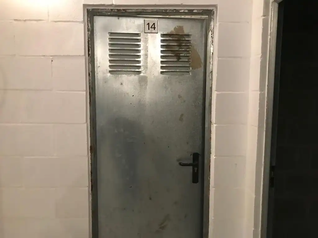 Storage room for sale in Navia