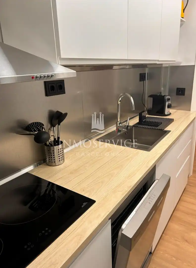 Cuina de Pis de lloguer en Barcelona amb Aire condicionat, Calefacció i Parquet