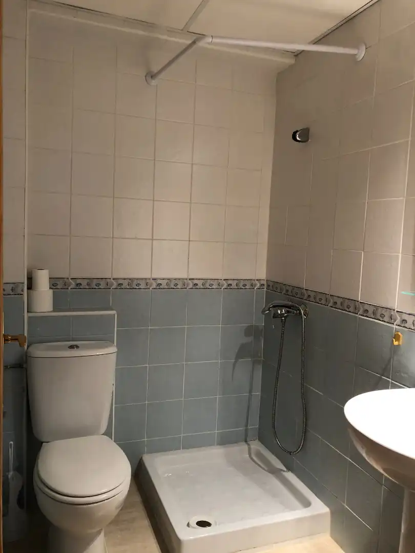Baño de Apartamento de alquiler en Cuevas del Almanzora con Aire acondicionado, Terraza y Piscina
