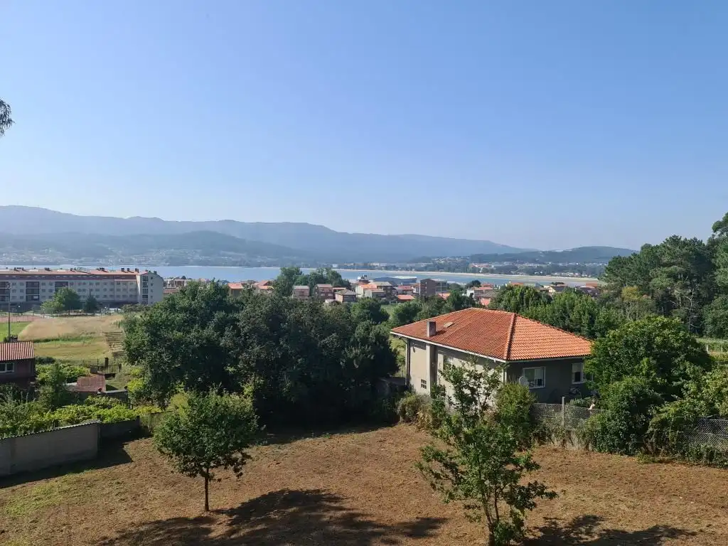 Wohnbaugrundstück zum Verkauf in Boiro