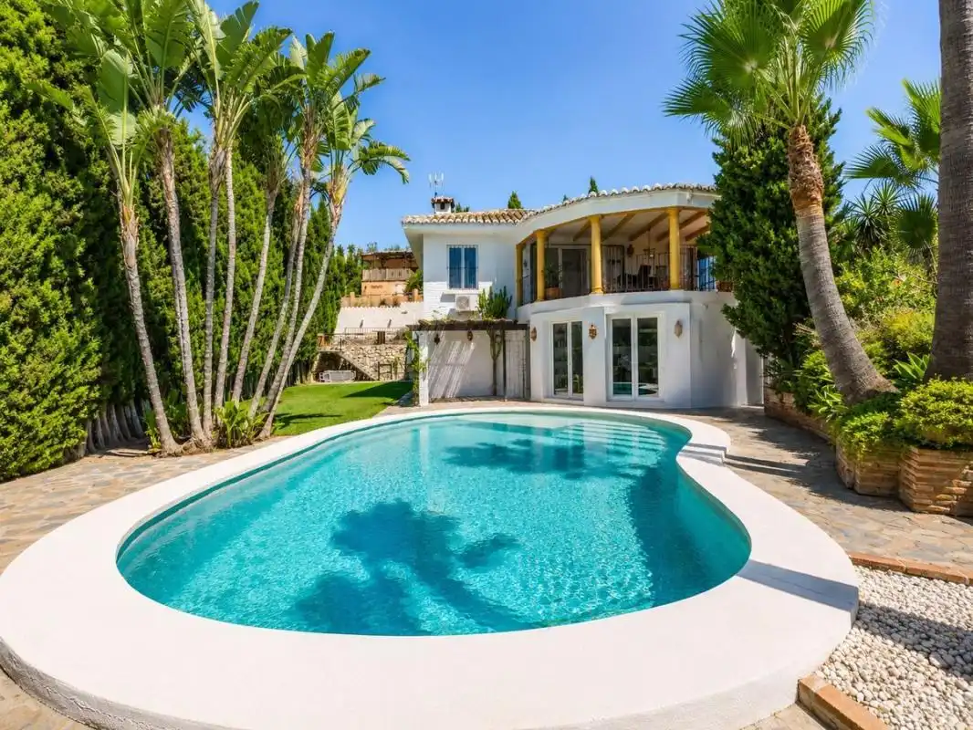 Piscina de Casa o chalet en venta en Benalmádena con Aire acondicionado, Calefacción y Jardín privado