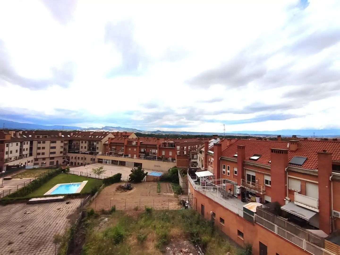 Vista exterior de Dúplex en venta en Villamediana de Iregua con Terraza y Trastero