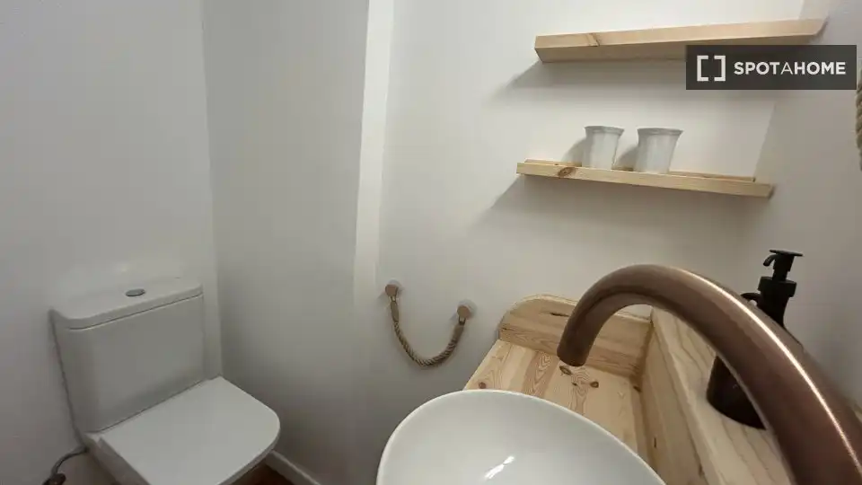Badezimmer von Wohnung zur untervermieten in Bilbao  mit Klimaanlage, Terrasse und Möbliert